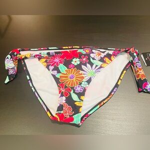 Salt & Cover Bikini Bottoms Size Large